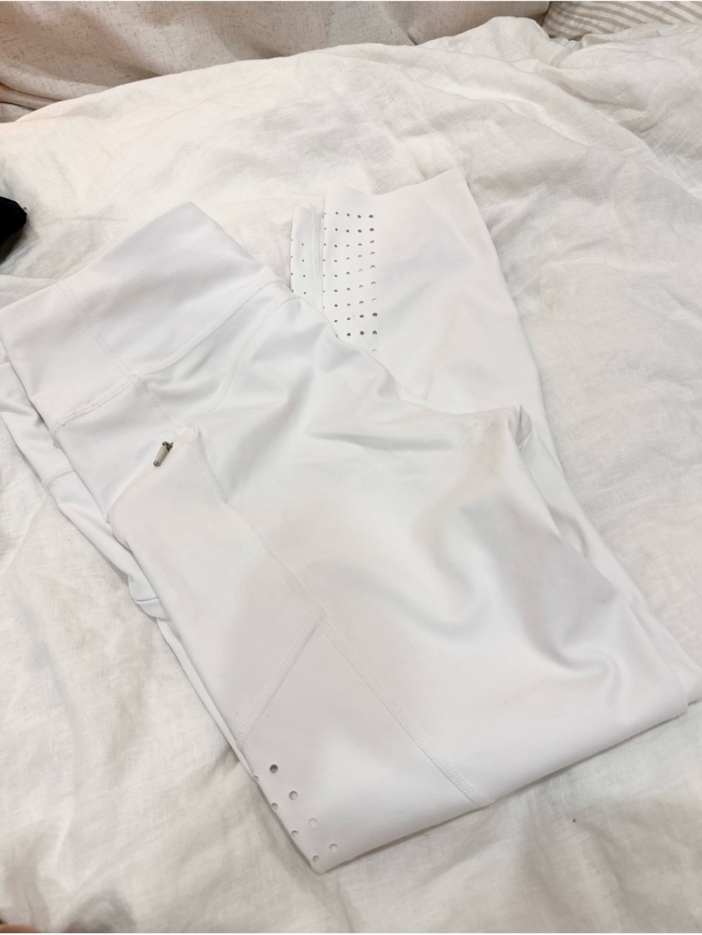 Women’s white lululemon leggings